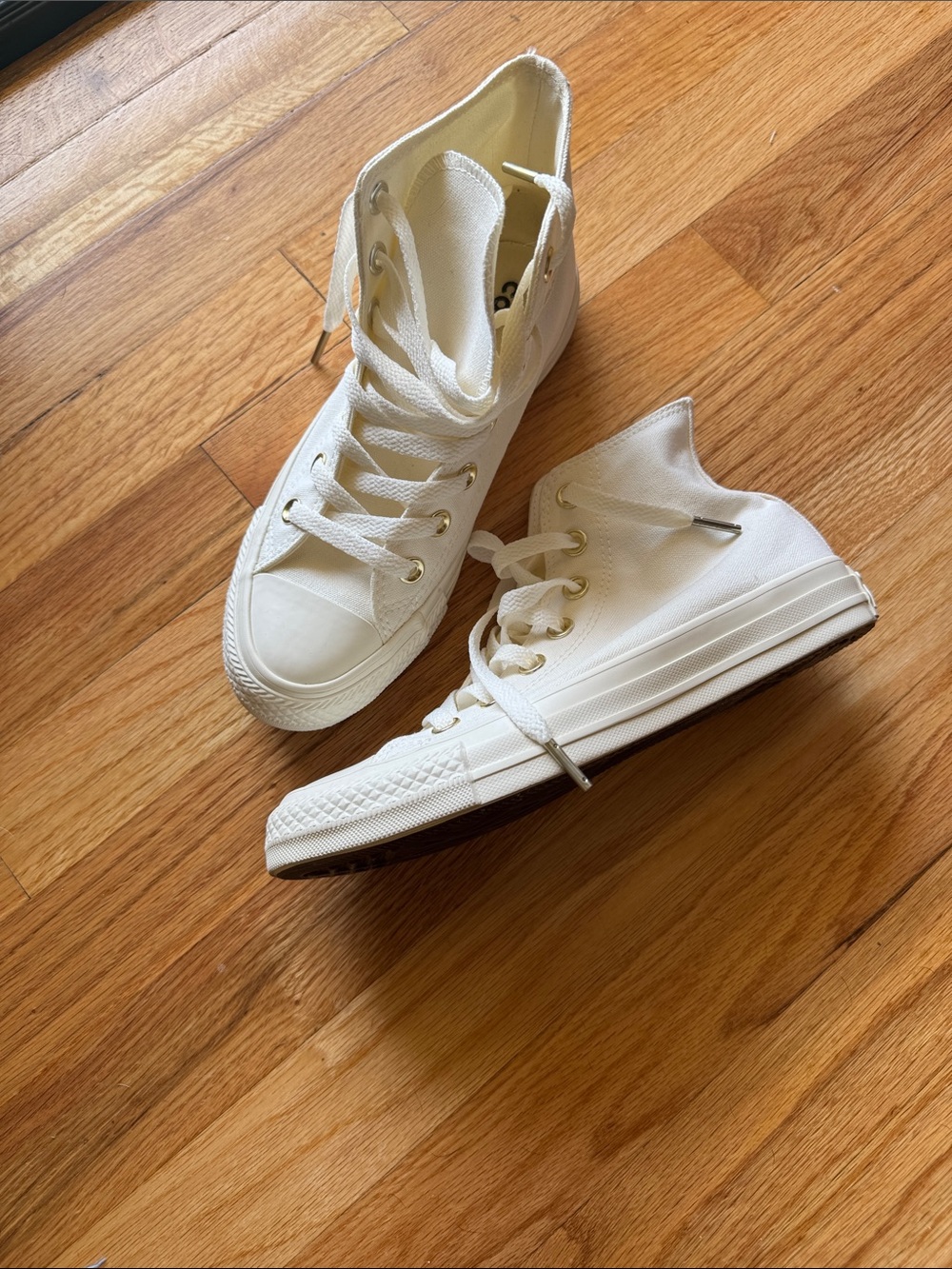 Converse Women’s High-Top Canvas Sneakers Off White Size 5.5 Women